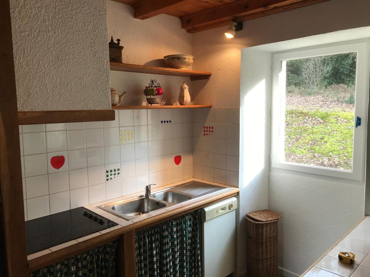 Gite 4 Personnes Situe Aux Portes Du Perigord Saint-Adjutory Exterior foto